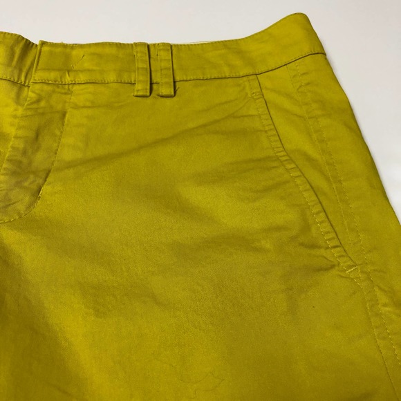 Vince Chartreuse Cuffed Shorts - Picture 2 of 6